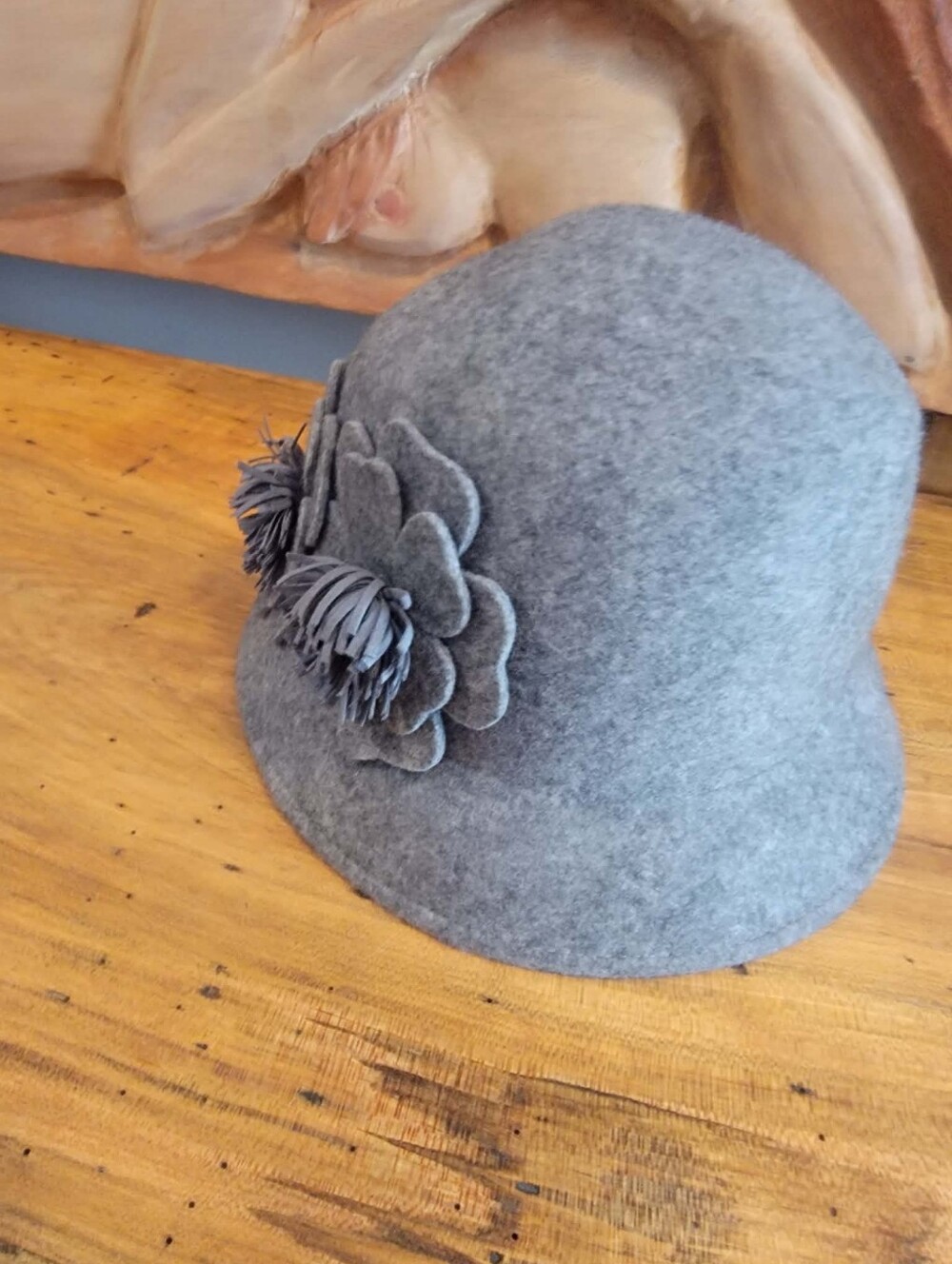 Nine West 22" Diameter Gray 100% Wool Cloche Hat Dual Felt Flower Applique